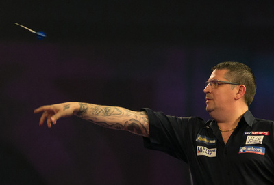 ダーツの元世界王者、WiFi不安定で自宅開催の大会棄権
