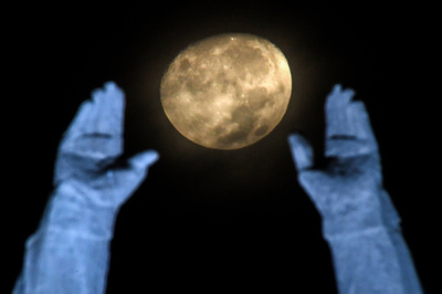 ロシア、次世代宇宙船の飛行士募集 「月に飛ぶ初のロシア人に」