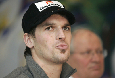 左足を切断したマティアス・ランジンガー 手術後初の記者会見を行う