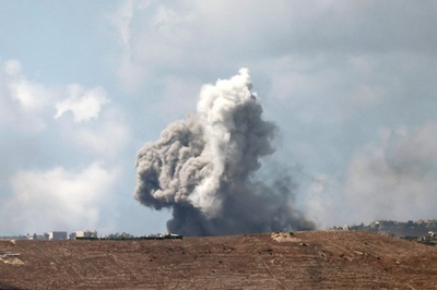 イスラエルのレバノン空爆で492人死亡、ヒズボラ拠点標的に