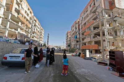 イスラエル首相、宿敵イランに地震被災者の支援を申し出る