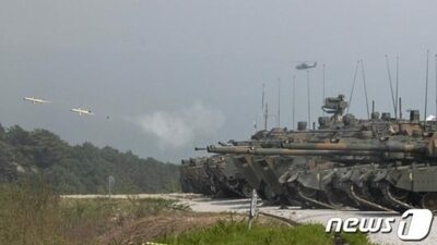 ポーランド副首相、火力撃滅訓練参観後、韓国兵に「あなたたちは最高だ」