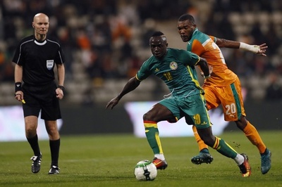 試合中に観客乱入、コートジボワール対セネガル戦が途中終了に