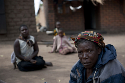 今も続く「魔女狩り」、実態調査開始 マラウイ