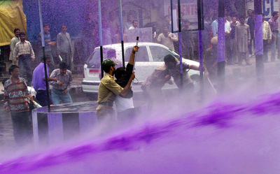 燃料値上げに抗議、カシミールで多数拘束