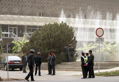 受刑者14人が中毒死、刑事事件として捜査開始 タジキスタン