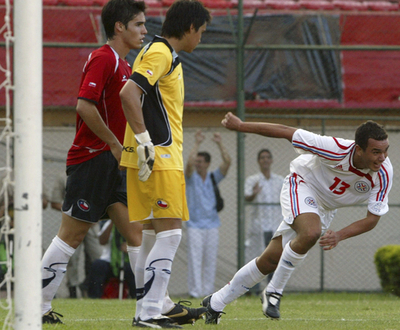＜サッカー 07南米ユース選手権＞パラグアイ チリに競り勝つ - パラグアイ