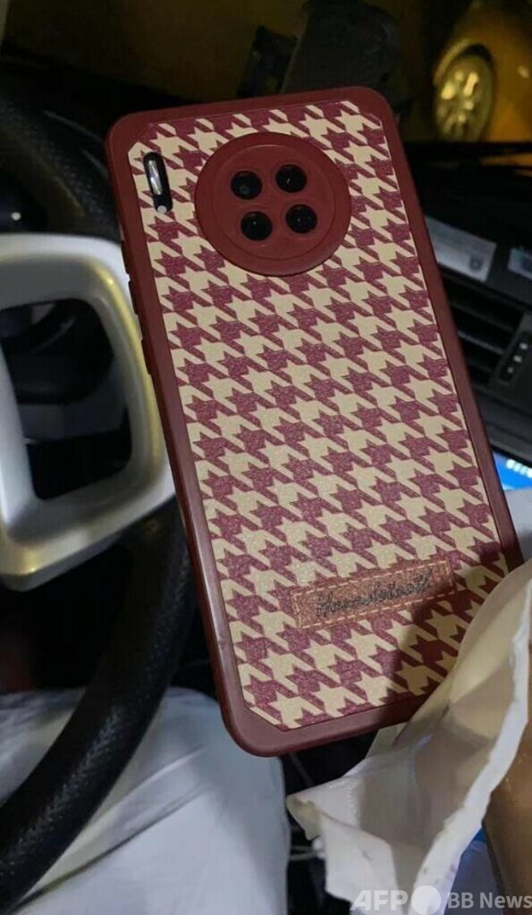 支援物資に紛れ込んだスマホ、上海へ「日帰り旅行」