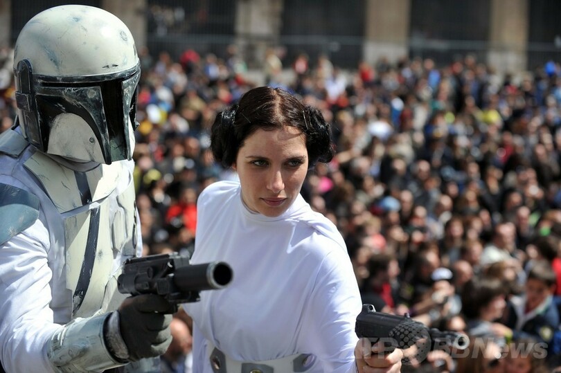 「スター・ウォーズの日」でファン集結、伊ローマのコロッセオ