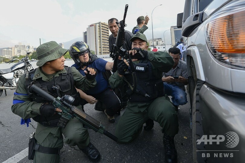 こう着状態のベネズエラ、打開策は限定的 米軍事介入の可能性は？