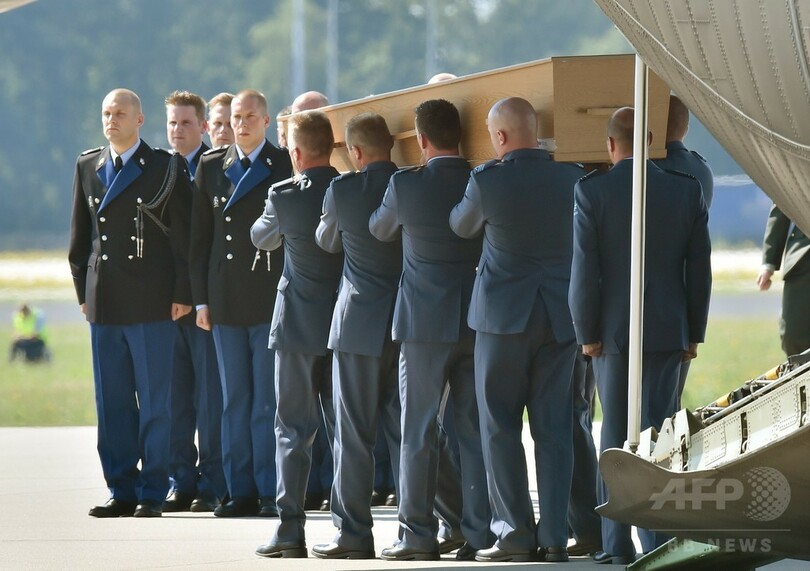 マレーシア機搭乗者の遺体、オランダに到着