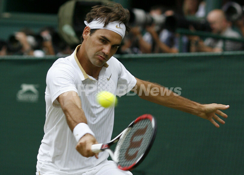 フェデラーが7年連続決勝進出、ウィンブルドン選手権