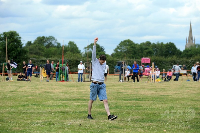 手に汗握る 卵投げ世界選手権 生卵ロシアンルーレットも 英 写真枚 国際ニュース Afpbb News 手に汗握る 卵投げ世界選手権 生卵ロシアンルーレットも 英 写真枚 国際ニュース Afpbb News