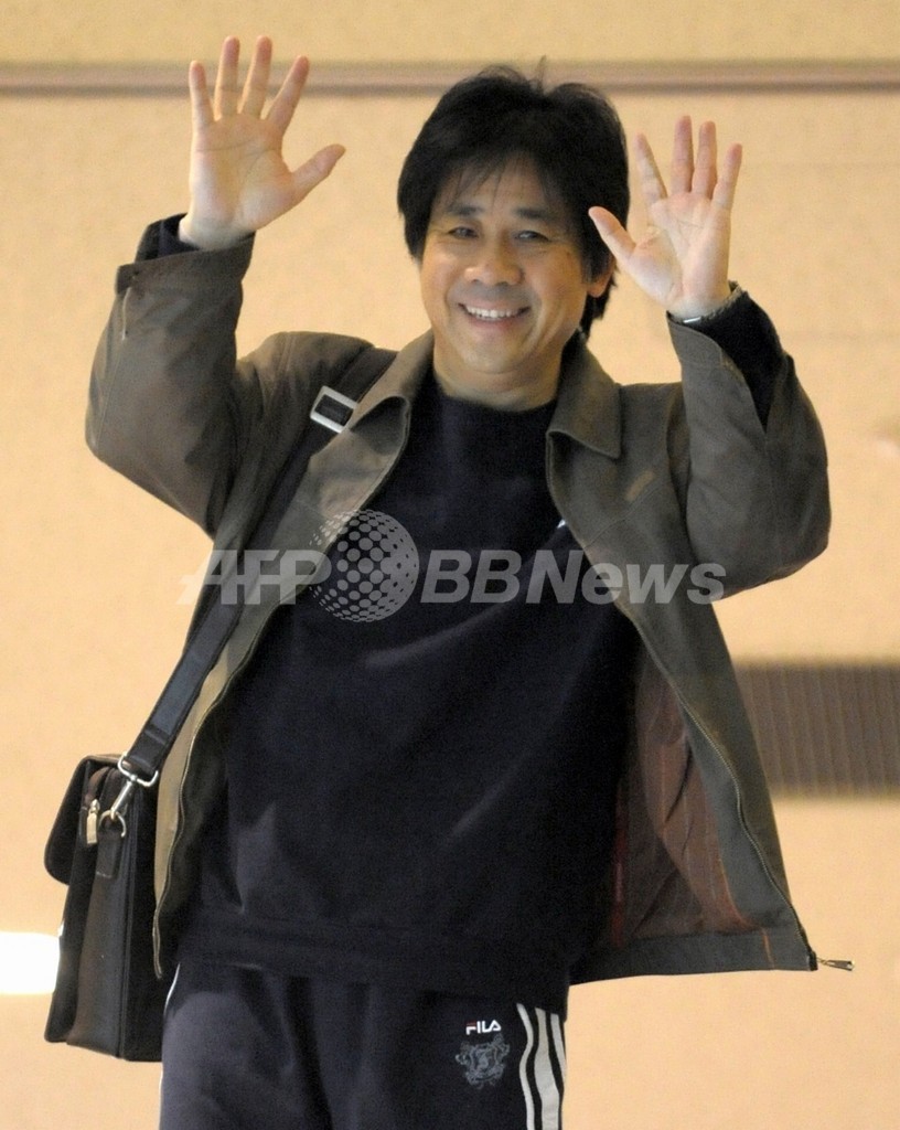 成田空港で寝泊まり3か月、中国人活動家が帰国