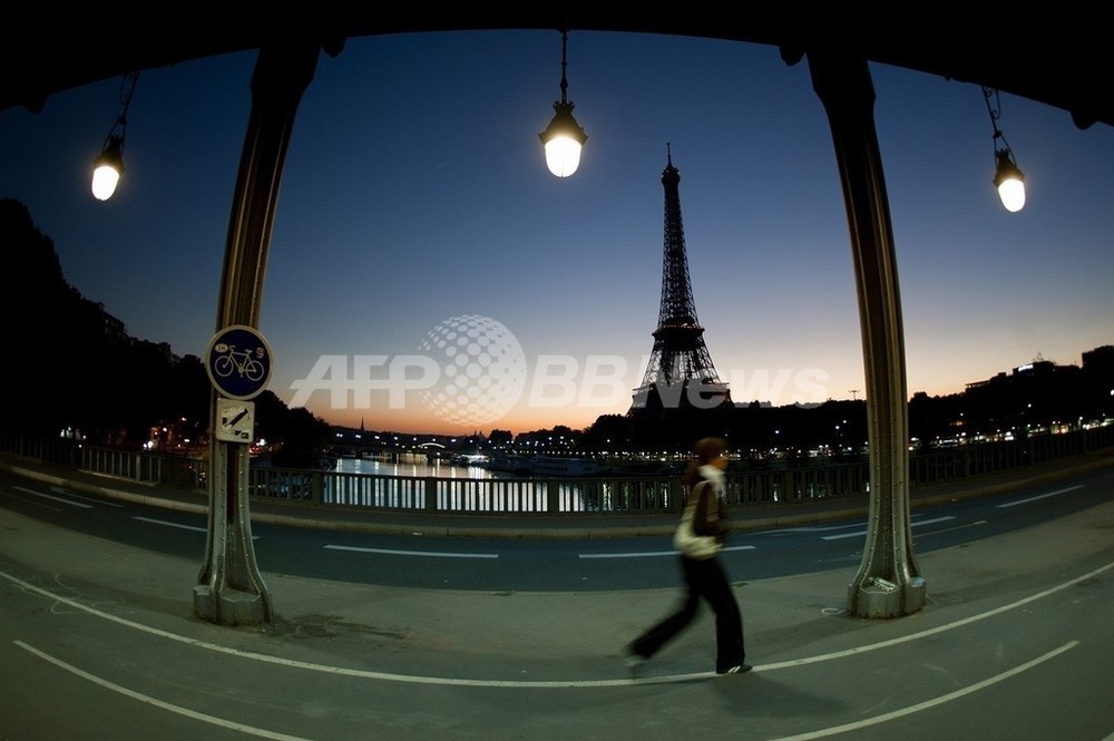 マドモワゼルは女性差別｣、仏フェミニストたちが廃止運動 写真1枚 国際 