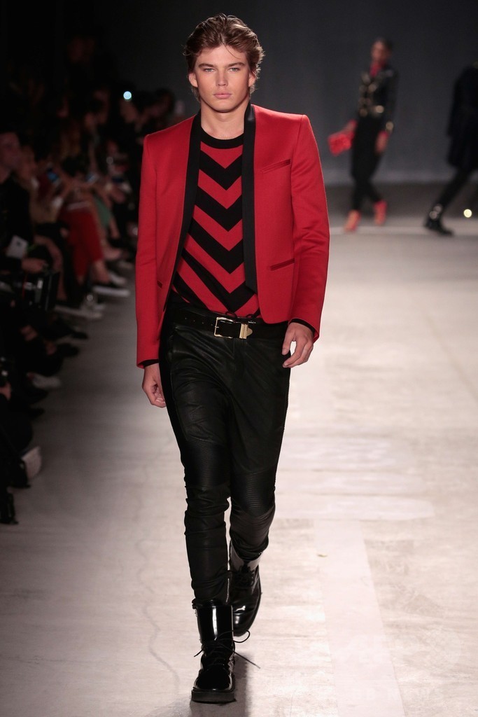 「バルマン×H&M」ファッションショー、ニューヨークで開催