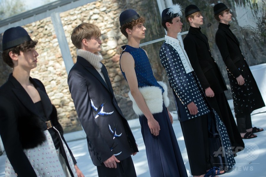 モード＆写真フェス審査委員長のK・ラガーフェルド、新人クリエーターに助言