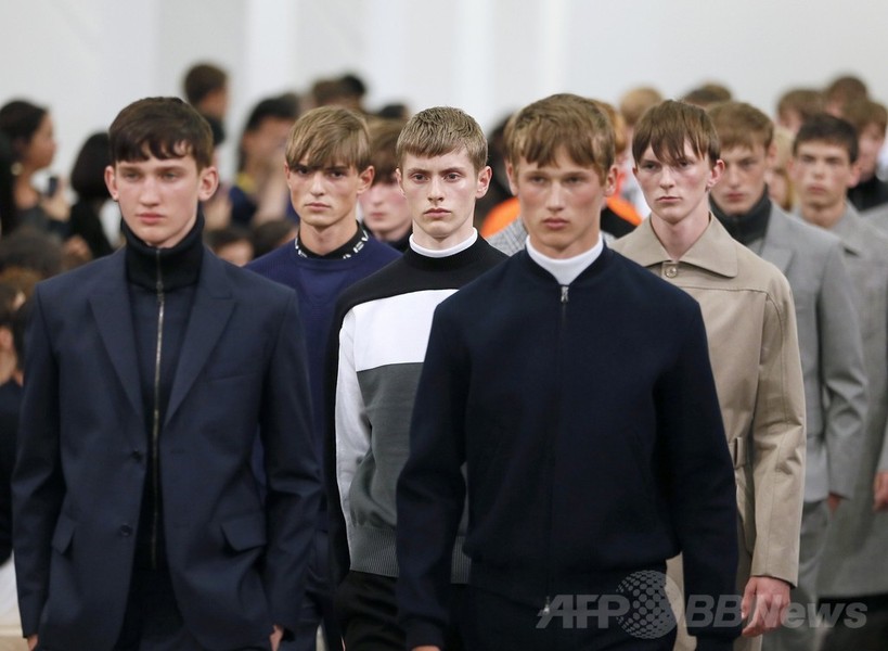 少年の面影を残す爽やかなスタイル、「カルヴェン」15年春夏メンズ