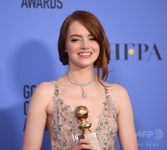 第74回ゴールデン・グローブ賞、主演女優賞エマのファッションに注目