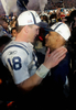 写真は、ヘッドコーチのトニー・ダンジー（%%Tony Dungy%%、右）と喜びを分かち合うマニング。(c)AFP/Getty Images Donald Miralle