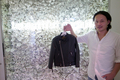 beautiful people 青山店にて。デザイナーの熊切秀典（Hidenori Kumakiri）氏とライダーズジャケット（9万6600円、2011年9月5日撮影)。(c)MODE PRESS