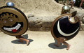 首都アテネ（Athens）から南西120キロの古代都市遺跡ネメア（Nemea）の競技場跡で、ギリシャ歩兵のいでたちで行われたレースに参加した選手たち（2008年6月21日撮影）。(c)AFP/Louisa Gouliamaki
