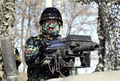 2003年1月14日、坡州（Paju）の非武装地帯付近で装甲車に乗って警備に当たる韓国軍兵士。(c)AFP/KIM JAE-HWAN