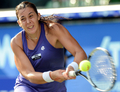 女子テニス、東レ・パンパシフィック・オープン（Toray Pan Pacific Open 2012）シングルス1回戦。リターンを打つマリオン・バルトリ（Marion Bartoli、2012年9月23日撮影）。(c)AFP/TOSHIFUMI KITAMURA
