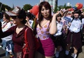 東京・渋谷で開催された「東京レインボープライド」の参加者（2015年4月26日撮影）。(c)AFP/Toru YAMANAKA