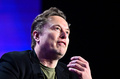実業家でX（旧ツイッター）のオーナーでもあるイーロン・マスク氏（2024年5月6日撮影）。(c)Frederic J. BROWN / AFP