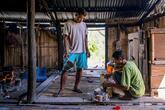 「生まれながらの束縛」 観光地バリのすぐそばで続く奴隷制の実態