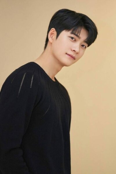 『ウ・ヨンウ弁護士は天才肌』カン・テオ、20日現役入隊 – KOREA WAVE