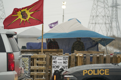 カナダの先住民女性、警官に撃たれ死亡 先住民団体は独立調査要求