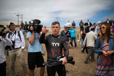 史上初の太平洋遠泳横断へ、仏冒険家の挑戦 難関は「プラごみ」