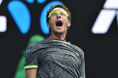 世界117位のイストミン、ジョコ撃破の陰にコーチを務める母親の存在