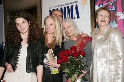 舞台「The Year Of Magical Thinking」 オープニングを迎える - 米国