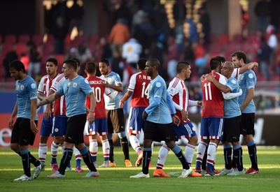 ウルグアイ、パラグアイと引き分けて8強 コパ・アメリカ