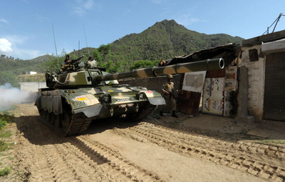 パキスタン大統領、タリバン掃討作戦の開始