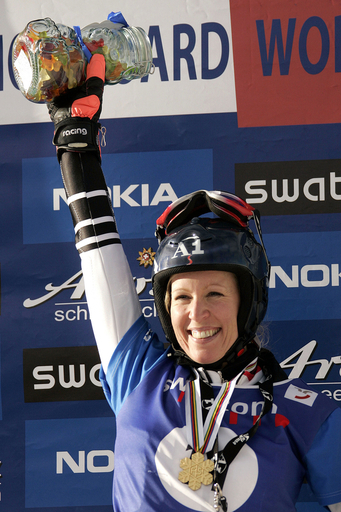 ＜スノーボード世界選手権2007＞Neururer 女子パラレル回転で金メダルに輝く - スイス