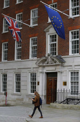 欧州議会、英国に「可能な限り早くEU脱退プロセスの開始を」