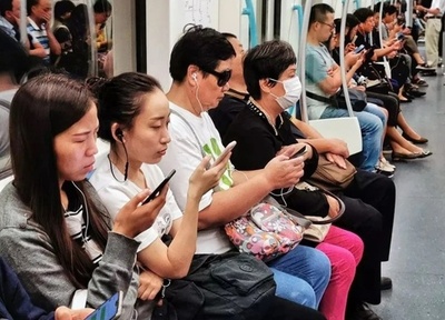 中国のネットユーザー10億人超 インターネット普及率76.4%