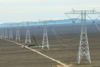 新疆~重慶の特別高圧プロジェクトの送電線架設工事が開始 中国