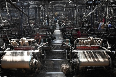 インドのジュート産業再興 「ずだ袋」からハイファッションへ