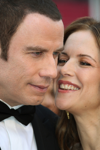 バハマの議員、トラヴォルタさんへの恐喝で起訴　息子死亡に関連