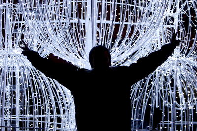 新年の木繁華街に　イスタンブール