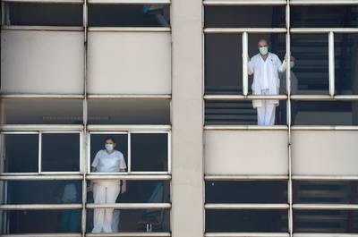 スペインの死者、4000人突破 増加率は減少 新型コロナ
