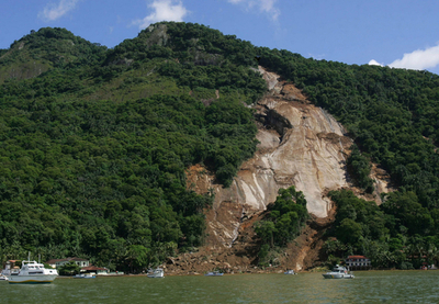 ブラジルの保養地で地滑り、ホテル宿泊客ら死者多数 グランデ島