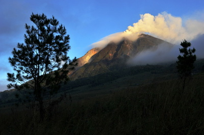 インドネシア議会が法案承認、地熱発電産業を後押し