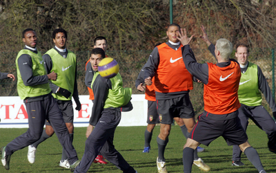 ＜サッカー UEFA杯＞ランス レバークーゼン戦に向け最終調整 - フランス
