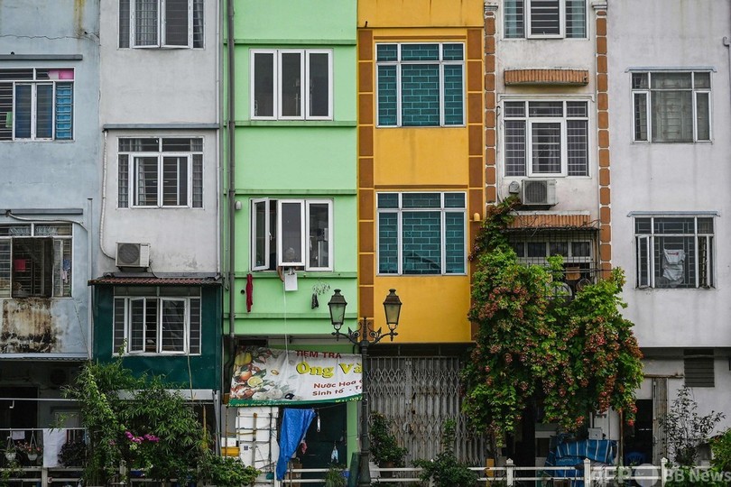 ハノイの細長い「チューブハウス」 人口過密の街並み彩る